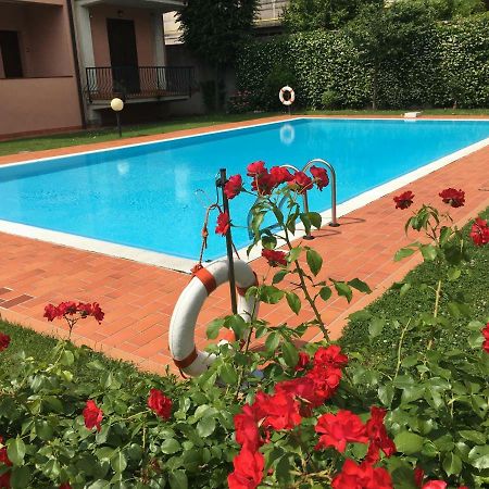 Indesenzano Apartment Desenzano del Garda Bagian luar foto