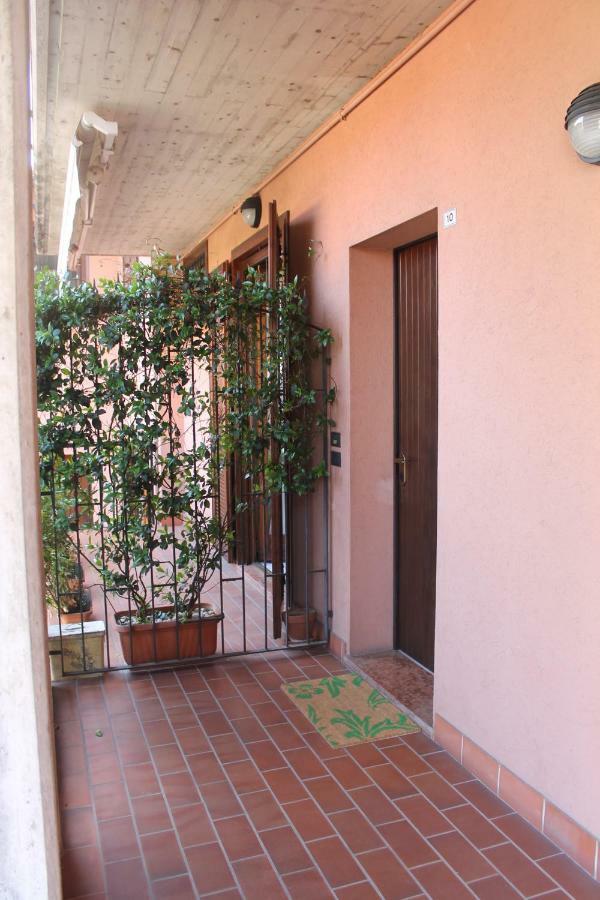 Indesenzano Apartment Desenzano del Garda Bagian luar foto