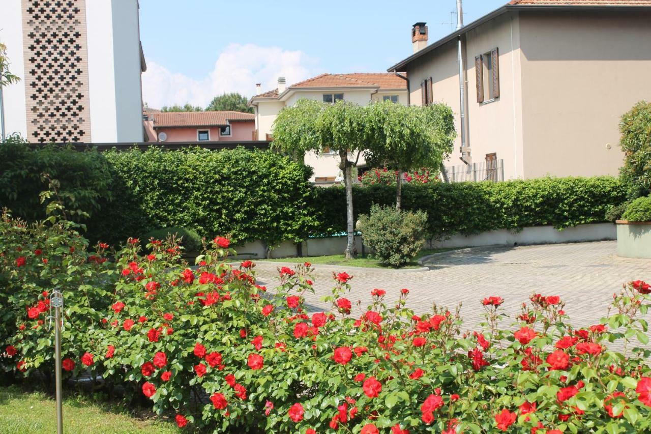 Indesenzano Apartment Desenzano del Garda Bagian luar foto