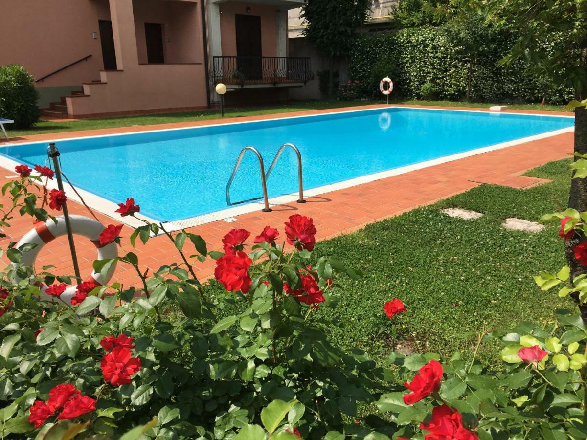 Indesenzano Apartment Desenzano del Garda Bagian luar foto