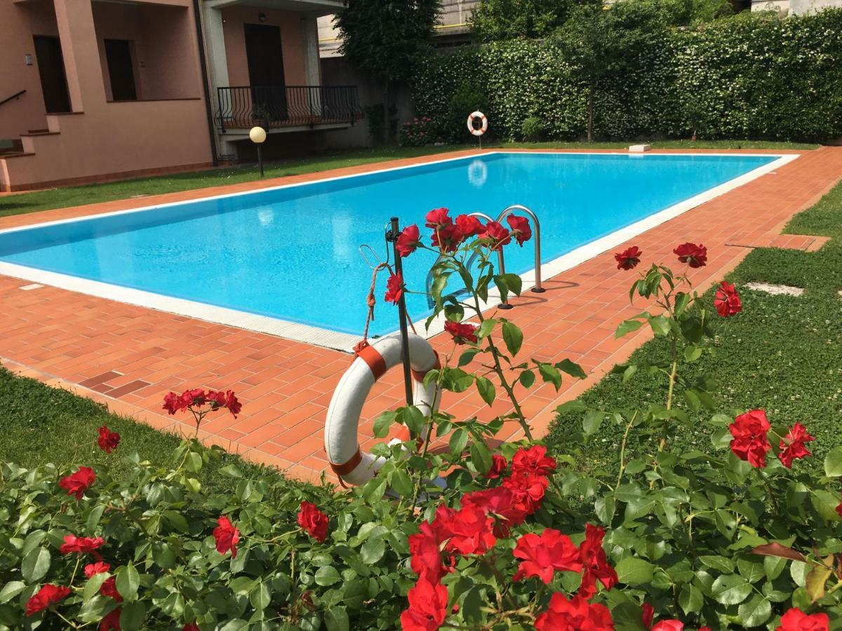 Indesenzano Apartment Desenzano del Garda Bagian luar foto