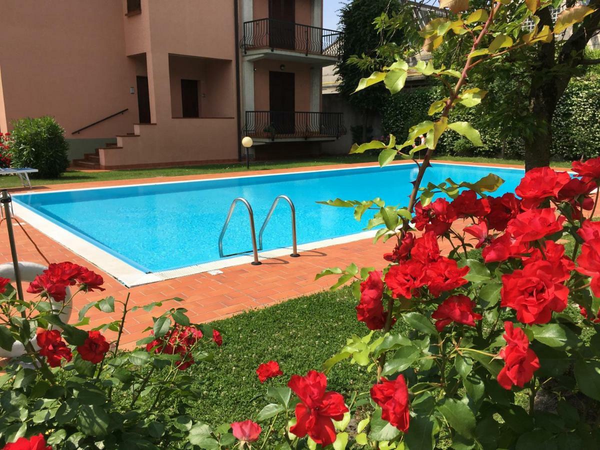 Indesenzano Apartment Desenzano del Garda Bagian luar foto