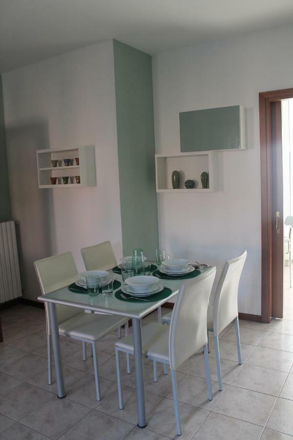 Indesenzano Apartment Desenzano del Garda Bagian luar foto