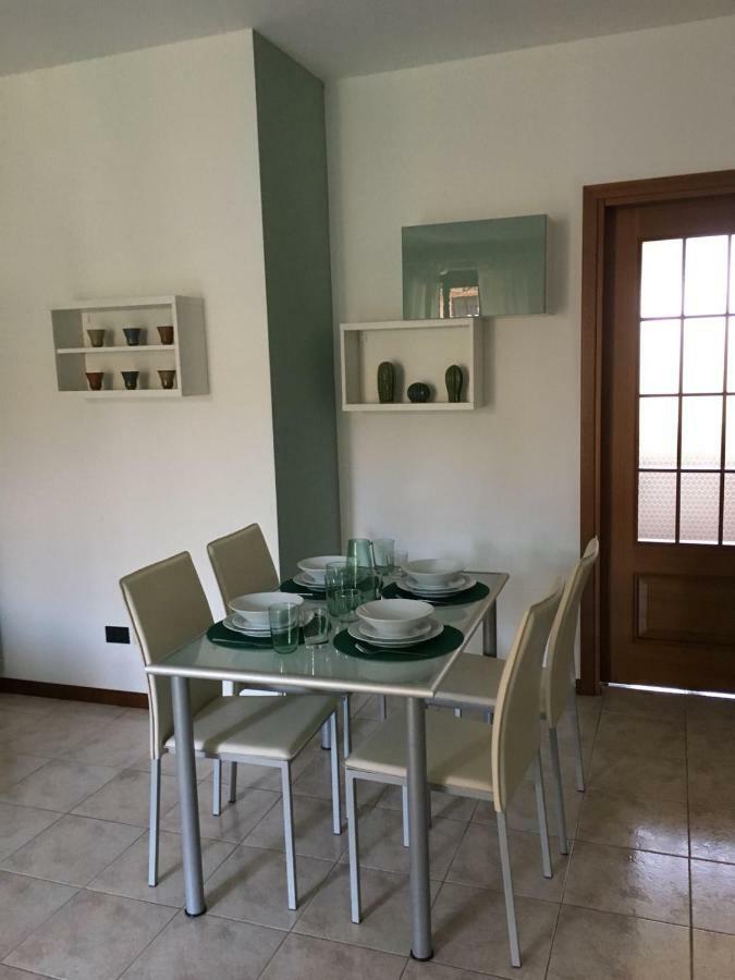 Indesenzano Apartment Desenzano del Garda Bagian luar foto