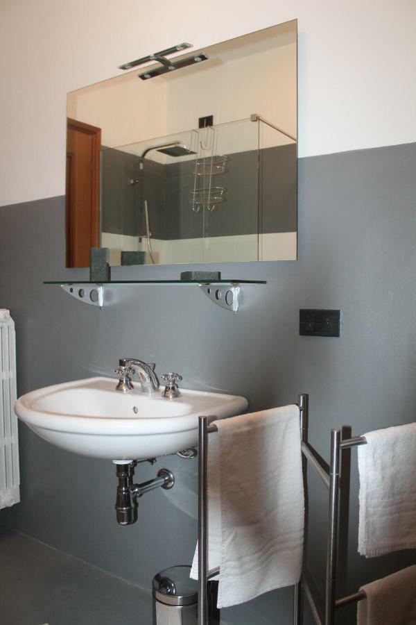 Indesenzano Apartment Desenzano del Garda Bagian luar foto